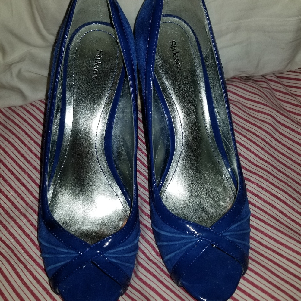 Style & Co. Bistol Pumps in Spicy Blue Size 10M